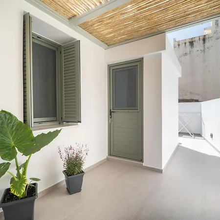 Antigone's Lux 10mins Walk To Beach, Old Town, בית נופש