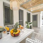 Antigone's Lux 10mins Walk To Beach, Old Town,