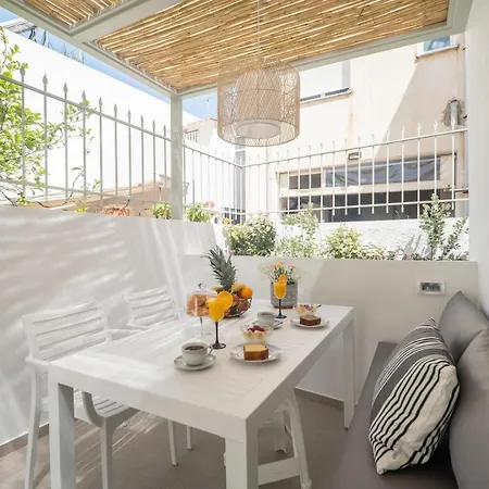 Antigone's Lux 10mins Walk To Beach, Old Town, Holiday home Chania (Crete)