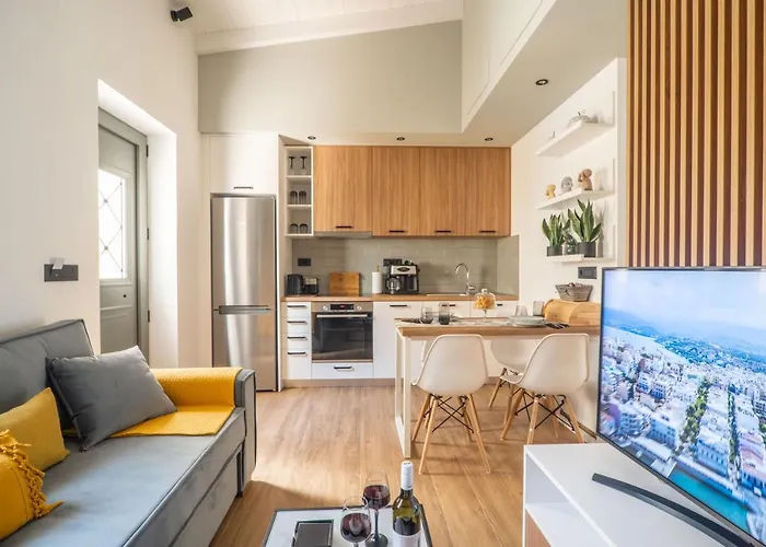 Antigone's Lux 10mins Walk To Beach, Old Town, Vakantiehuis Chania (Crete)