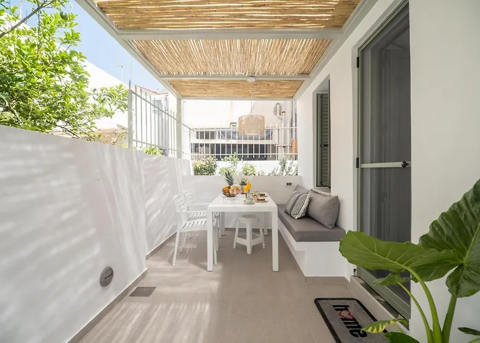 Antigone's Lux 10mins Walk To Beach, Old Town,