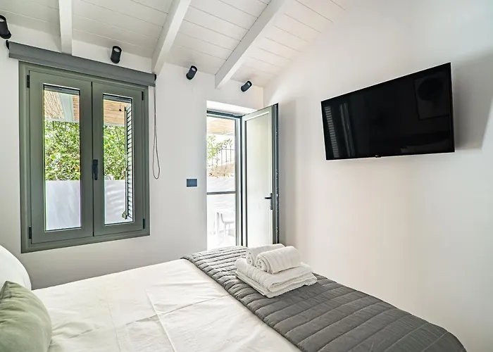 Antigone's Lux 10mins Walk To Beach, Old Town, * Chania (Crete)