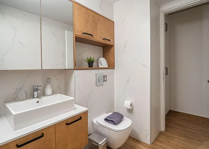 Vakantiehuis Antigone's Lux 10mins Walk To Beach, Old Town, Chania (Crete)