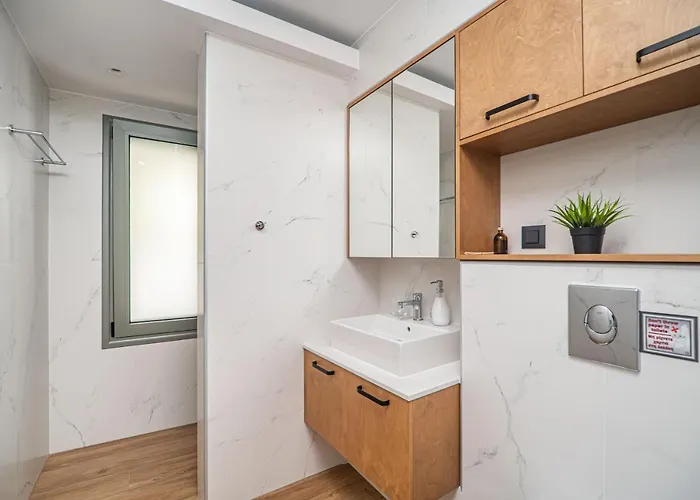 Vakantiehuis Antigone's Lux 10mins Walk To Beach, Old Town, Chania (Crete)