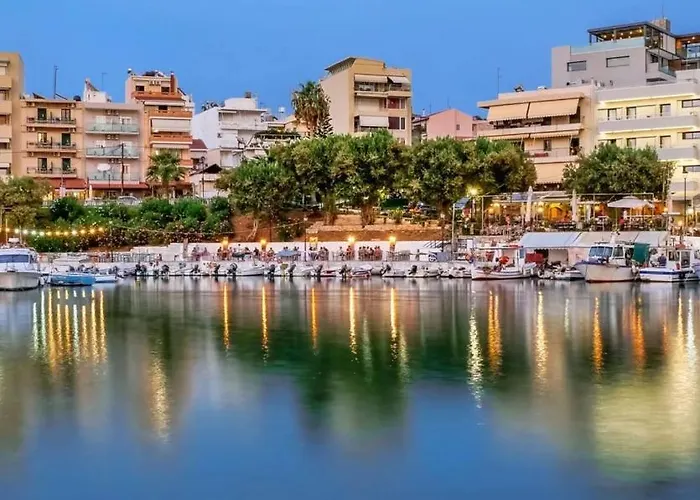 Antigone's Lux 10mins Walk To Beach, Old Town, Vakantiehuis Chania (Crete)